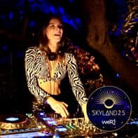 Skyland 2025_Friday Closing Set
